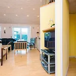 Vakantiehuis Three-Bedroom Holiday home in Gilleleje 4